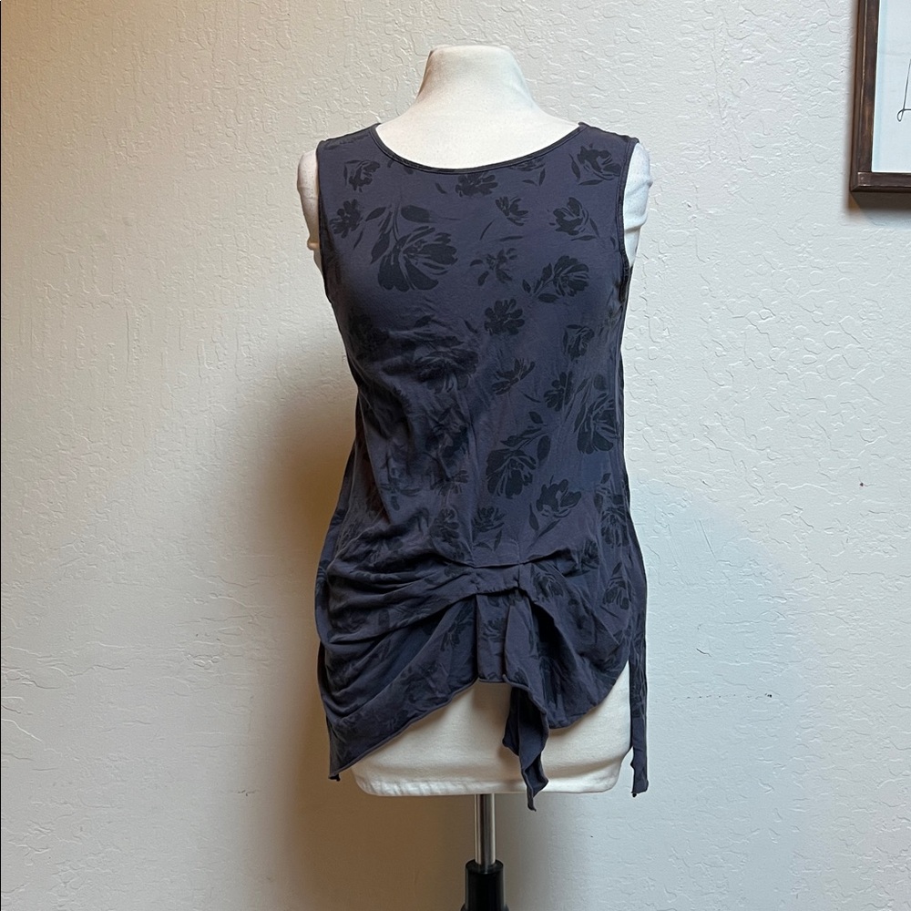 t.la grey floral tank